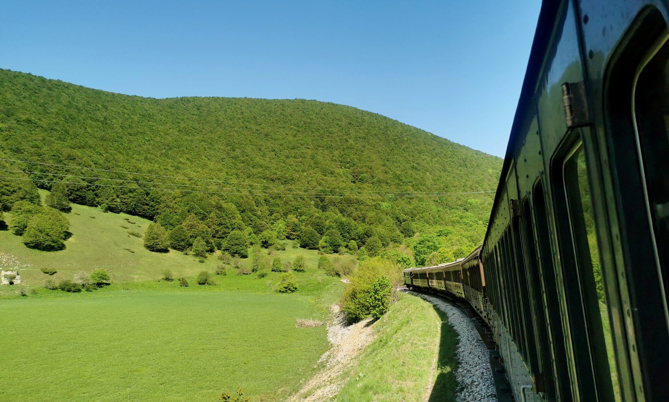 PACCHETTO SMART SULMONA - ROCCARASO: 2 NOTTI IN BB (COLAZIONE) RISERVATO AD AUTOMUNITI+VISITA DELLA CITTA' DI SULMONA+BIGLIETTO TRENO STORICO (TOUR INCLUSI)