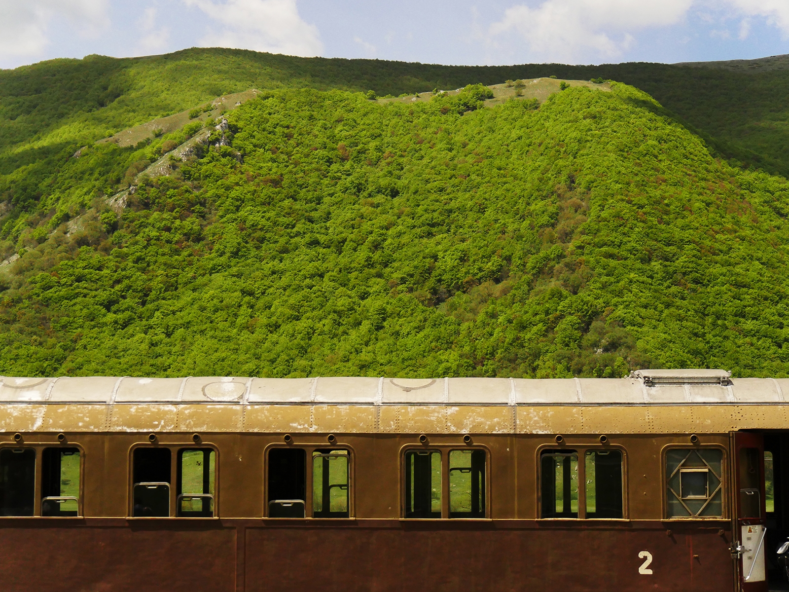 PACCHETTO SMART SULMONA-ROCCARASO: 1 NOTTE IN BB (COLAZIONE) RISERVATO AD AUTOMUNITI+VISITA DI SULMONA+BIGLIETTO TRENO STORICO (TOUR INCLUSI)